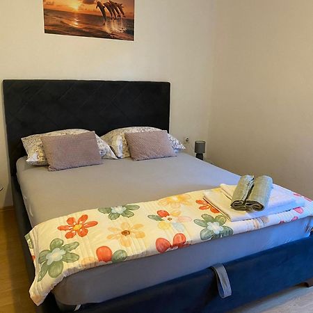 Apartmani Marija Povljana Eksteriør billede